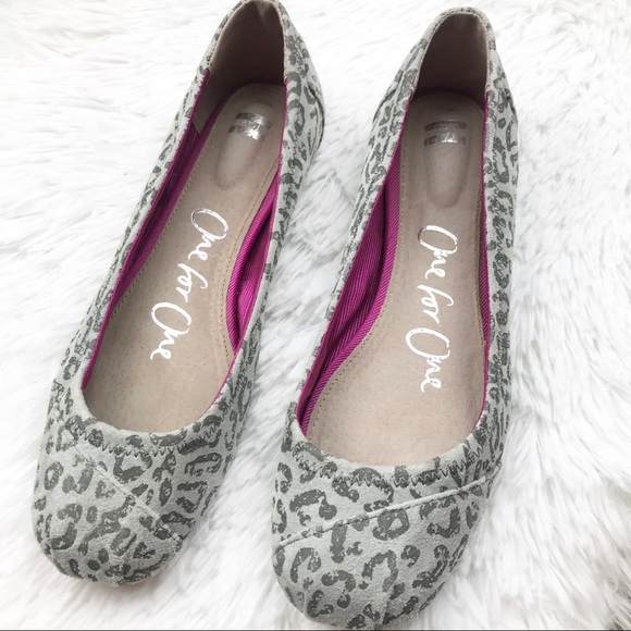grey leopard print flats